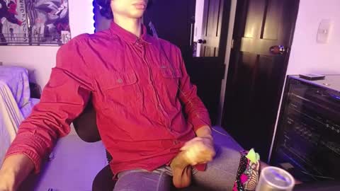 Snapshot of kingsolmatt chatting on January 6, 2:58 am TG SolMatt WWWW online show from January 6, 2:58 am