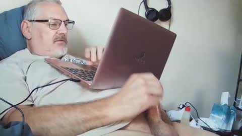 Snapshot of kingtongue10 chatting on September 28, 3:06 pm kingtongue10 online show from September 28, 3:06 pm