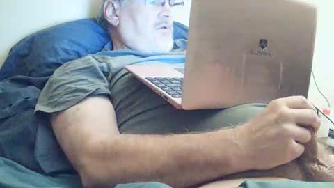 Snapshot of kingtongue10 chatting on November 14, 10:25 am kingtongue10 online show from November 14, 10:25 am