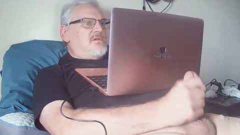 Snapshot of kingtongue10 chatting on November 22, 7:46 pm kingtongue10 online show from November 22, 7:46 pm