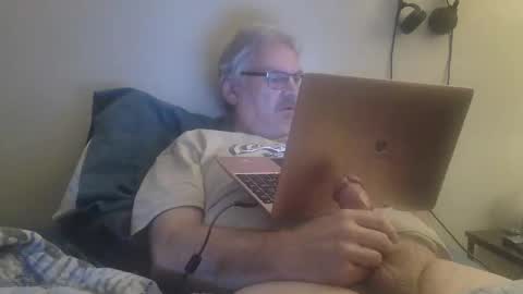 Snapshot of kingtongue10 chatting on February 28, 12:39 pm kingtongue10 online show from February 28, 12:39 pm