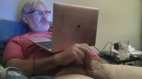 kingtongue10 online show from July 3, 9:59 am