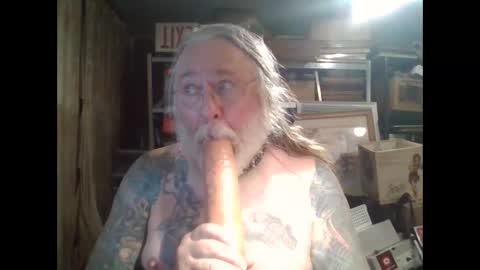 Snapshot of kinktattoos1369 chatting on December 15, 5:23 am kinktattoos6969 online show from December 15, 5:23 am