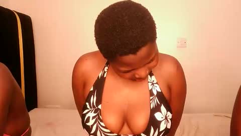 Lola online show from October 6, 2:58 pm