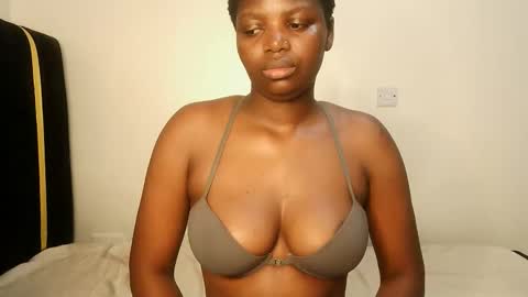 Lola online show from October 11, 2:11 am