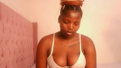 Lola online show from March 8, 9:13 am