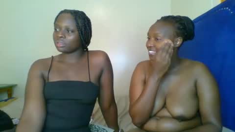 Snapshot of kinky_roey chatting on February 24, 8:17 am kinky_roey online show from February 24, 8:17 am