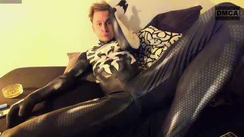 Snapshot of kinky_spidey chatting on December 1, 5:57 pm kinky_spidey online show from December 1, 5:57 pm