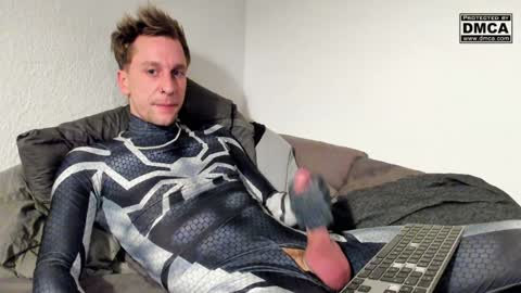 Snapshot of kinky_spidey chatting on December 23, 5:17 am kinky_spidey online show from December 23, 5:17 am