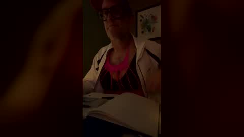 Snapshot of kinkybouts chatting on December 15, 12:59 am Kinky Boots x online show from December 15, 12:59 am