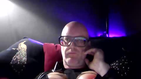 Snapshot of kinkybouts chatting on February 2, 12:31 am Kinky Boots x online show from February 2, 12:31 am