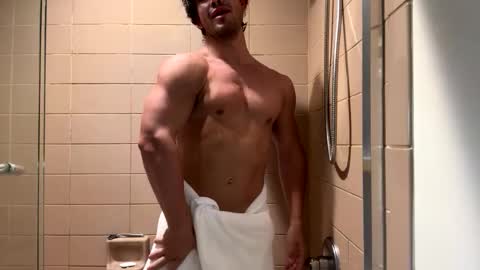 kinkybuffboy online show from November 26, 5:36 pm