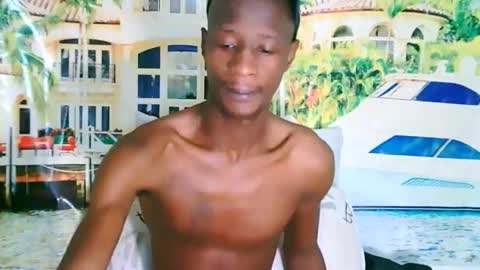 Snapshot of kinkyebonyguy chatting on October 18, 5:32 am BigD online show from October 18, 5:32 am