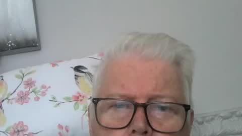 kinkynylons60 online show from September 19, 11:55 am