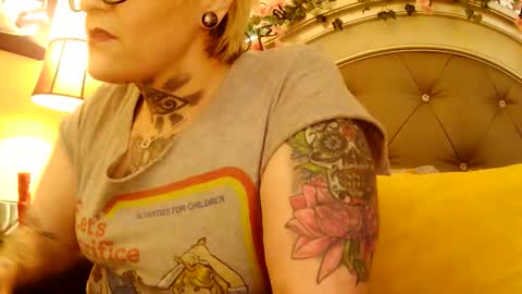 Snapshot of kinkypinkyplay2 chatting on December 22, 5:26 am Kinky Pinky online show from December 22, 5:26 am