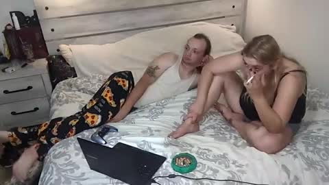 kinkyqueenandpet95 online show from September 29, 3:33 am