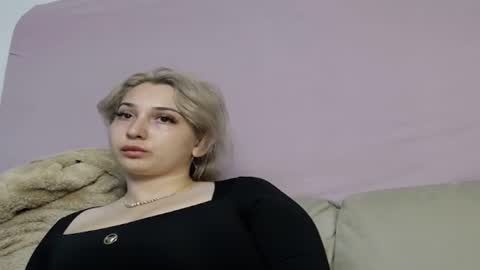 Snapshot of kinkyrebecca chatting on March 27, 10:31 pm Rebecca online show from March 27, 10:31 pm