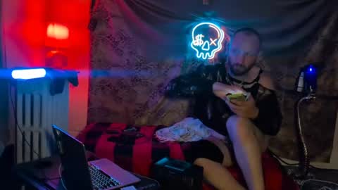 Snapshot of kinkysexpervert chatting on July 24, 1:03 am kinkysexpervert online show from July 24, 1:03 am