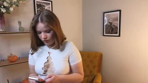 Fiona online show from December 17, 9:59 am