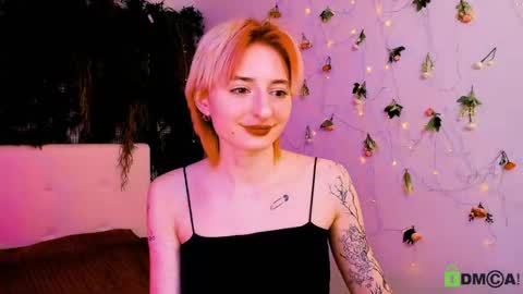 Snapshot of kira__cutie chatting on May 15, 11:45 pm Kira online show from May 15, 11:45 pm