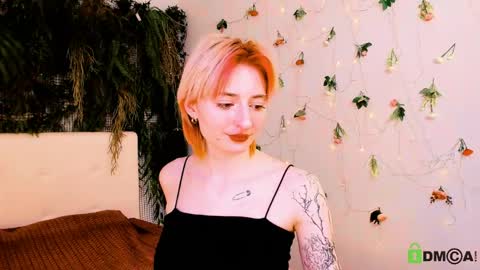 Snapshot of kira__cutie chatting on May 16, 12:29 am Kira online show from May 16, 12:29 am