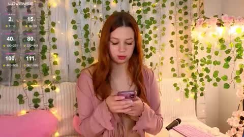 Snapshot of kira_briis chatting on November 26, 10:49 am Kira Briis online show from November 26, 10:49 am
