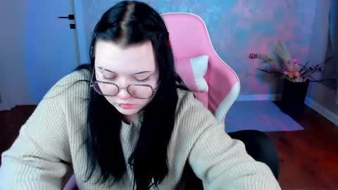 kira online show from April 13, 9:26 am