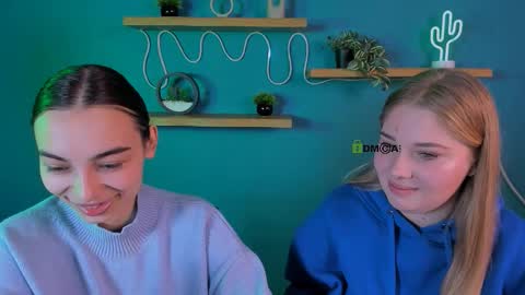 Snapshot of kira_light__ chatting on October 22, 9:20 am kira_light__ online show from October 22, 9:20 am