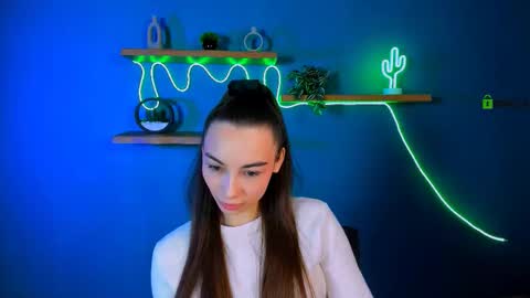 Snapshot of kira_light__ chatting on November 6, 9:43 am kira_light__ online show from November 6, 9:43 am