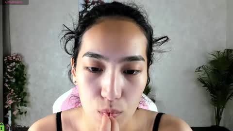 Aura online show from October 13, 1:49 am