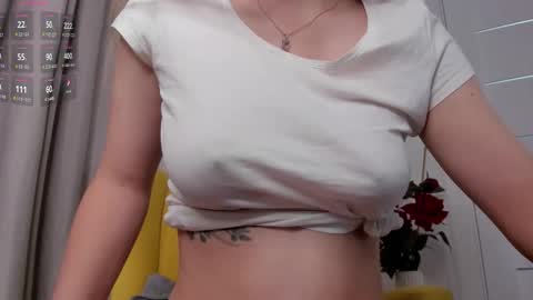 Snapshot of kira_little1 chatting on November 30, 4:05 am kira_little1 online show from November 30, 4:05 am