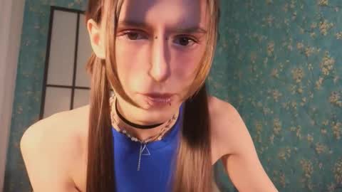 Snapshot of kira_long chatting on January 15, 12:21 pm MADI online show from January 15, 12:21 pm