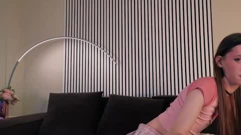 Snapshot of kira_long chatting on February 8, 5:44 am MADI online show from February 8, 5:44 am