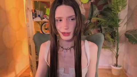 Snapshot of kira_long chatting on February 17, 5:26 am MADI online show from February 17, 5:26 am