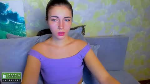 Snapshot of kira_moon_1 chatting on December 4, 7:00 pm Kira online show from December 4, 7:00 pm