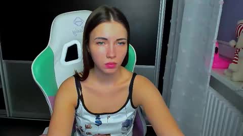 Kira  online show from January 7, 7:27 pm