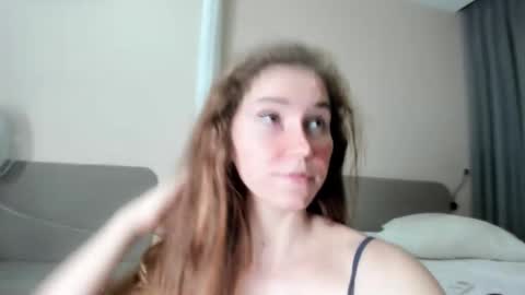 Snapshot of kiraempire chatting on November 4, 3:33 pm love you online show from November 4, 3:33 pm