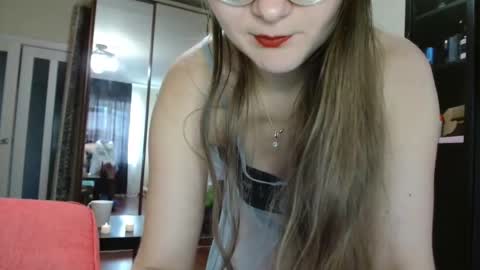 KiraGoldens online show from November 1, 6:26 am