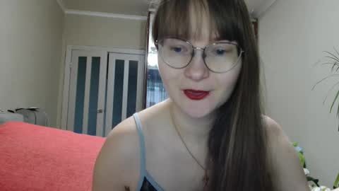 KiraGoldens online show from December 17, 6:30 am