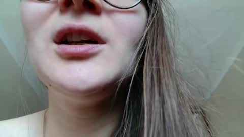 KiraGoldens online show from March 21, 6:18 am