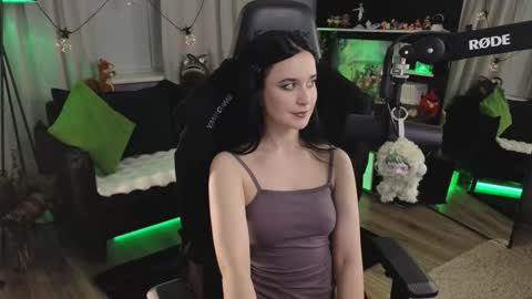 Kira    online show from March 5, 7:32 pm