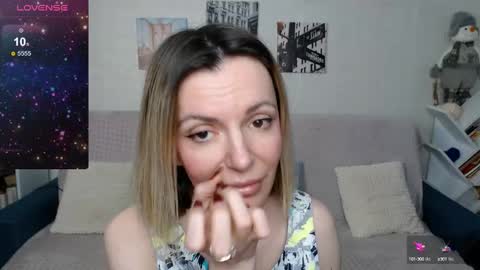 kiramartins cat online show from December 27, 5:16 pm