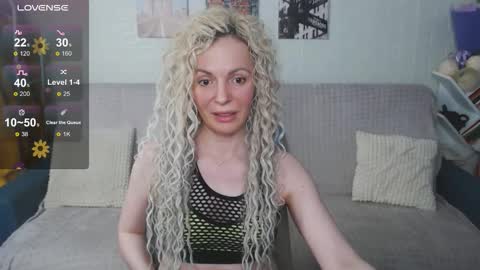 kiramartins cat online show from November 30, 6:56 pm