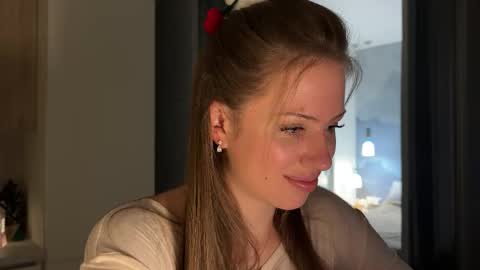 Kira online show from March 11, 1:28 pm