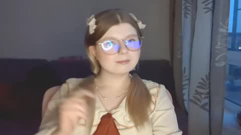 Snapshot of kirayume chatting on May 8, 4:23 pm KiraYume online show from May 8, 4:23 pm