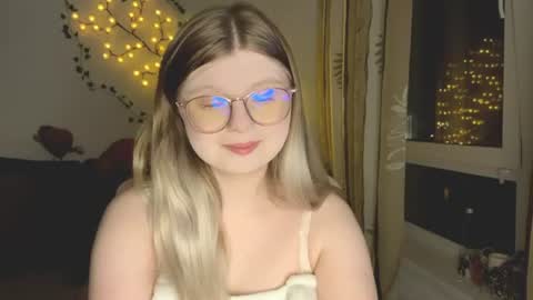Snapshot of kirayume chatting on August 8, 9:28 pm KiraYume online show from August 8, 9:28 pm
