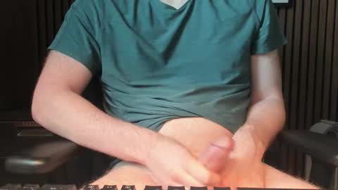 Snapshot of kirby_hofman chatting on March 14, 4:12 pm kirby_hofman online show from March 14, 4:12 pm