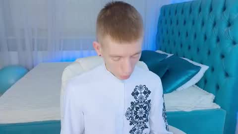    online show from February 8, 12:52 pm