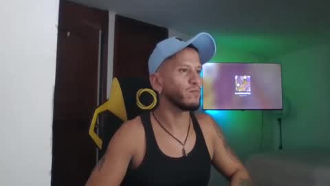 Twitter Nico Santos online show from November 8, 7:01 pm