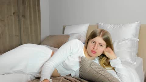 Kira online show from November 28, 7:27 pm